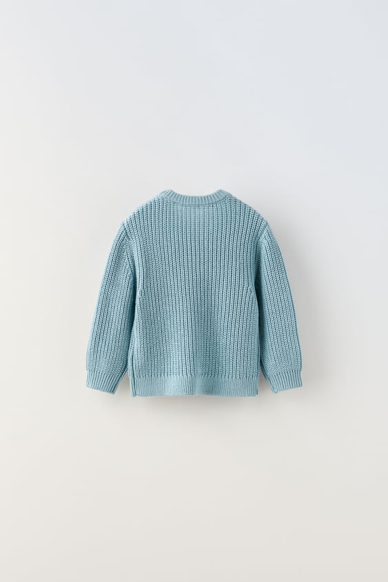 Вязаный свитер для ребенка