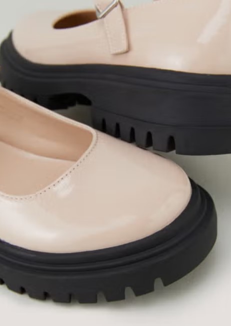 Стильні лакові туфлі для дівчинки