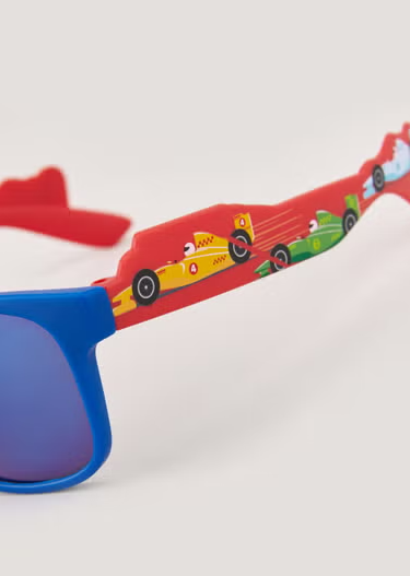 Стильні соннцезахисні окуляри для дитини