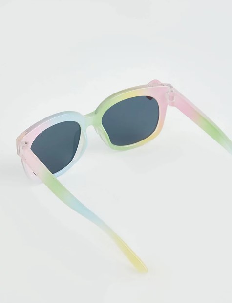 Сонцезахисні окуляри для дівчинки