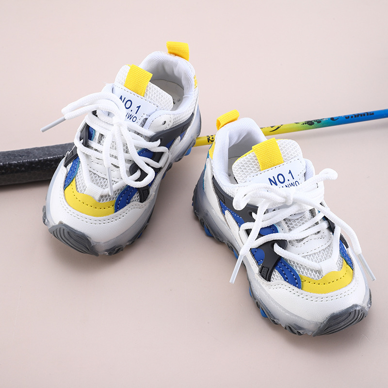 Стильные кроссовки для ребенка (світяться при ходьбі)
