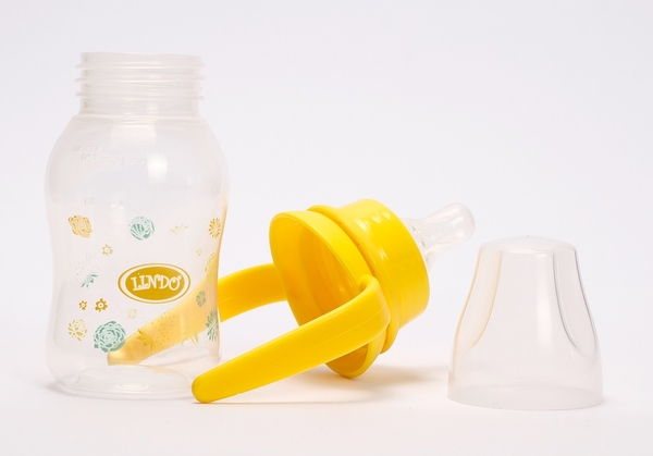 Бутылочка с силиконовой соской 125 мл, Lindo Li 146 (желтая)