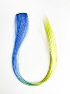 Цветные пряди с искусственных волос