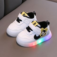 Стильні кросівки для дитини (світяться при ходьбі) "Mickey Mouse"