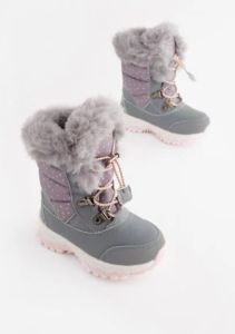 Зимові черевики для дитини