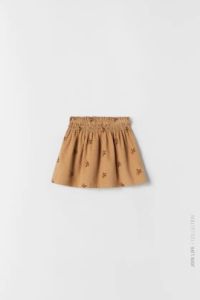 Стильная вельветовая юбка с вышивкой от Zara