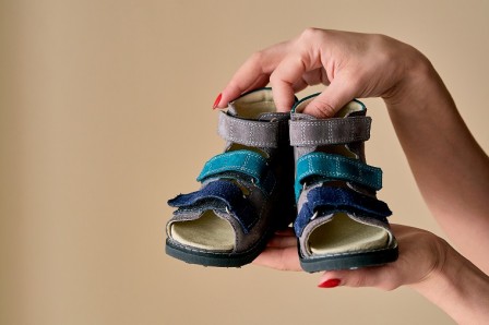 Особливості ортопедичного взуття для малюків