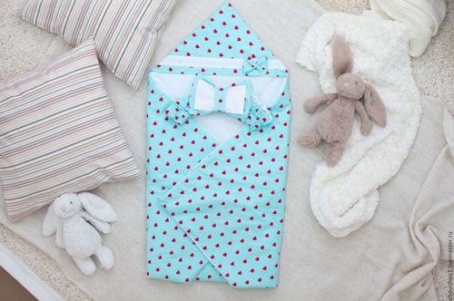 Особливості та різновиди спального дитячого одягу