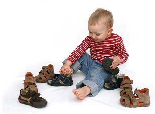 Из каких материалов изготавливают детскую обувь