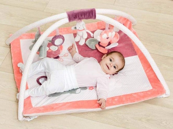 Які навички малюк може здобути завдяки коврику